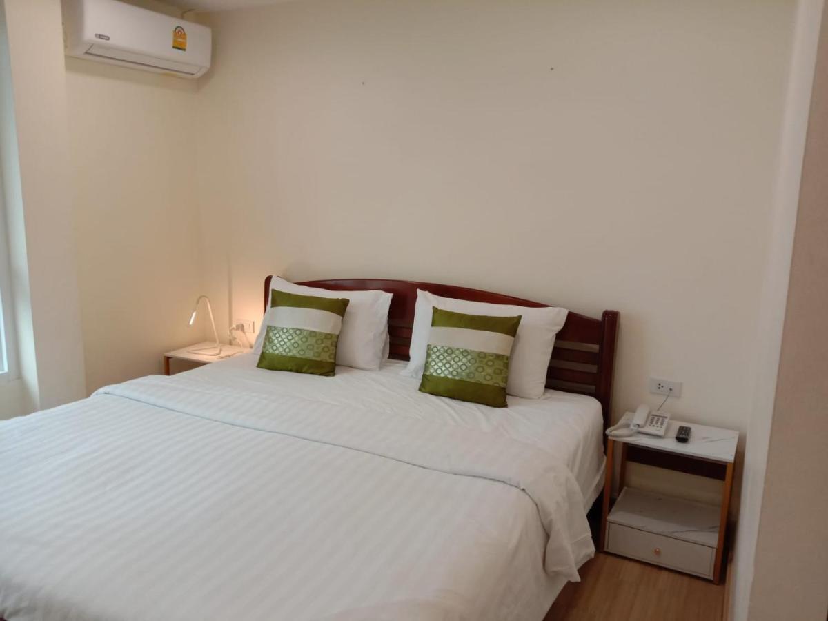 V Check Inn Sukhumvit 22 Бангкок Экстерьер фото