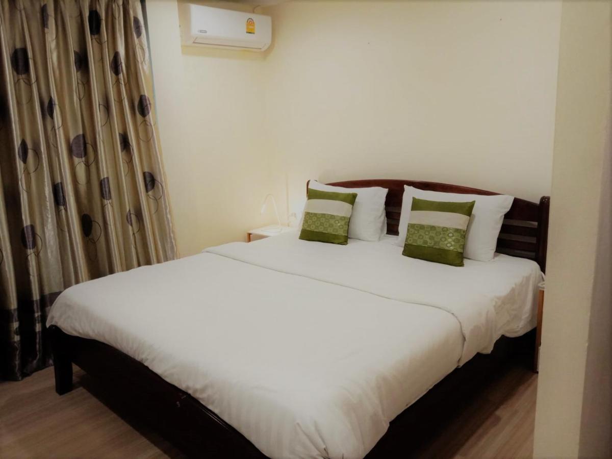 V Check Inn Sukhumvit 22 Бангкок Экстерьер фото