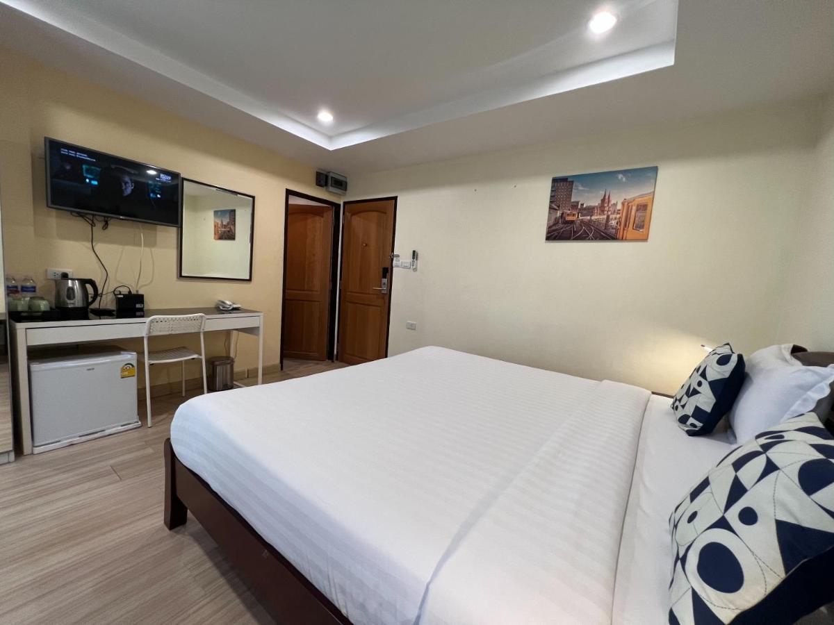 V Check Inn Sukhumvit 22 Бангкок Экстерьер фото