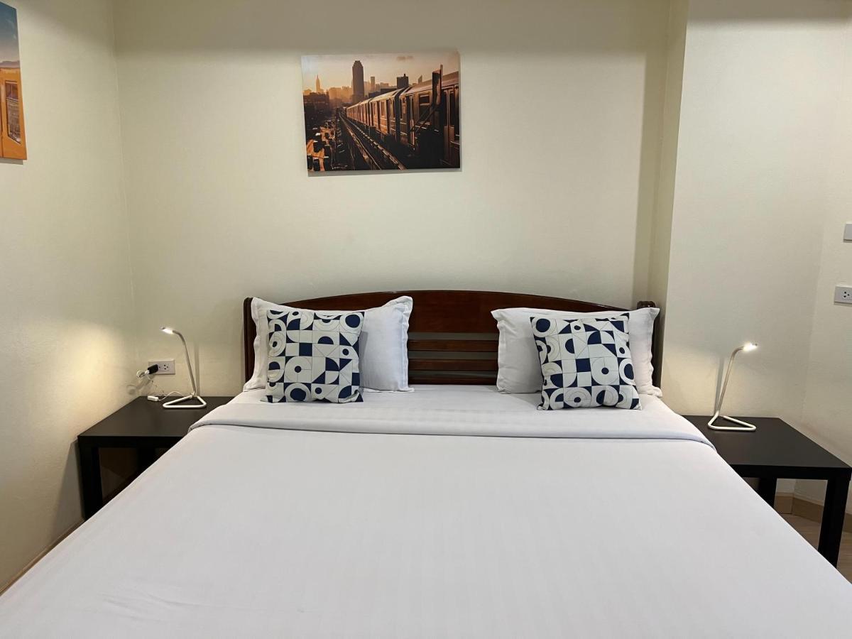 V Check Inn Sukhumvit 22 Бангкок Экстерьер фото