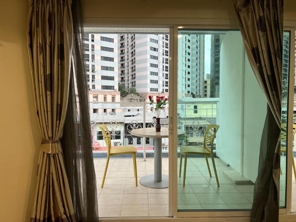V Check Inn Sukhumvit 22 Бангкок Экстерьер фото
