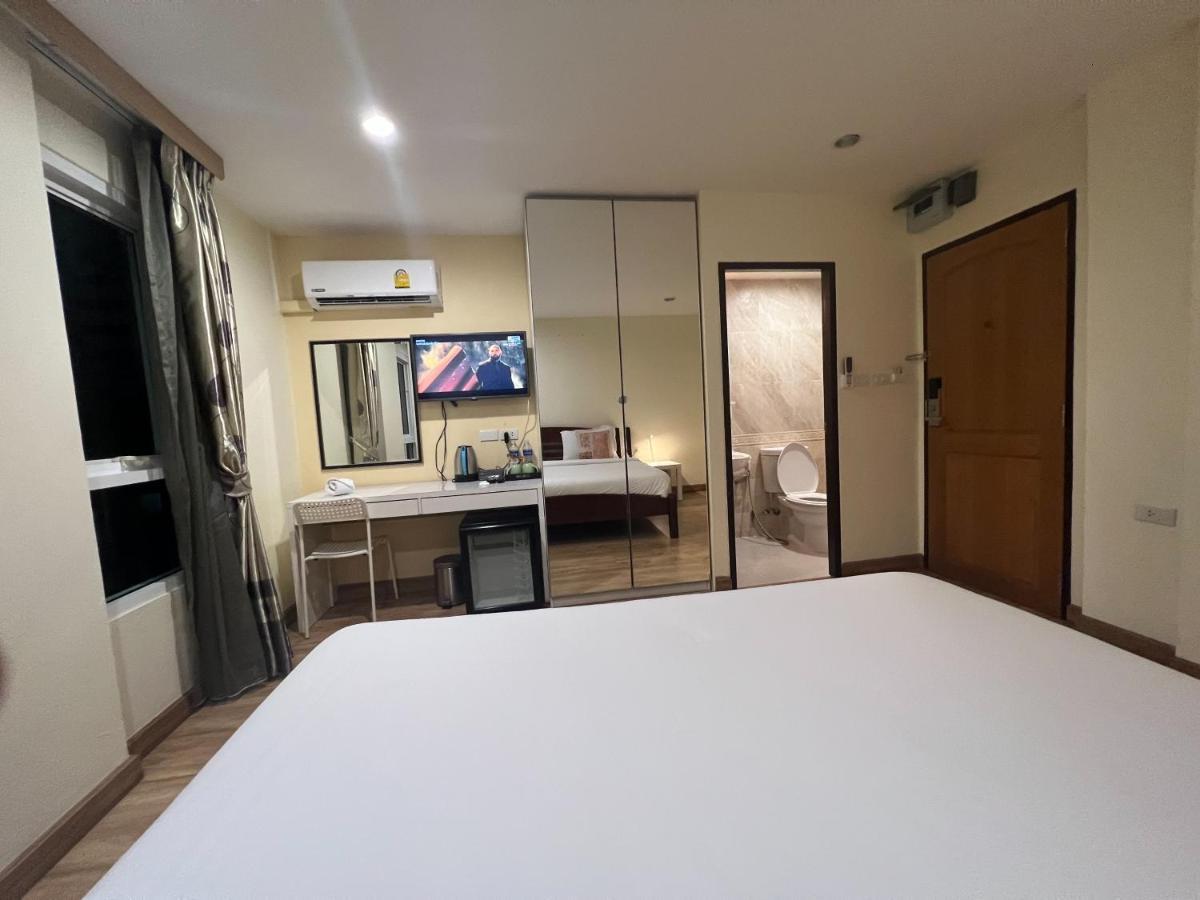 V Check Inn Sukhumvit 22 Бангкок Экстерьер фото