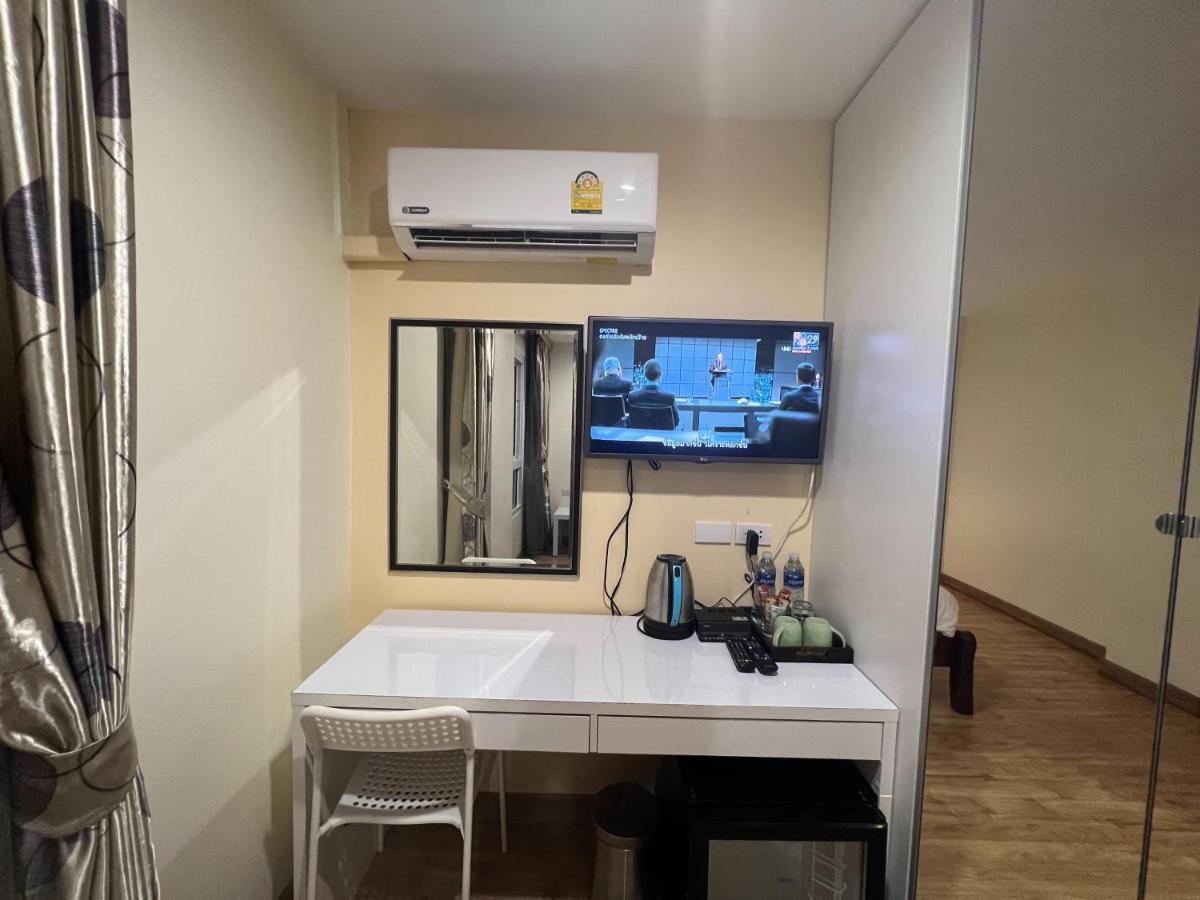 V Check Inn Sukhumvit 22 Бангкок Экстерьер фото