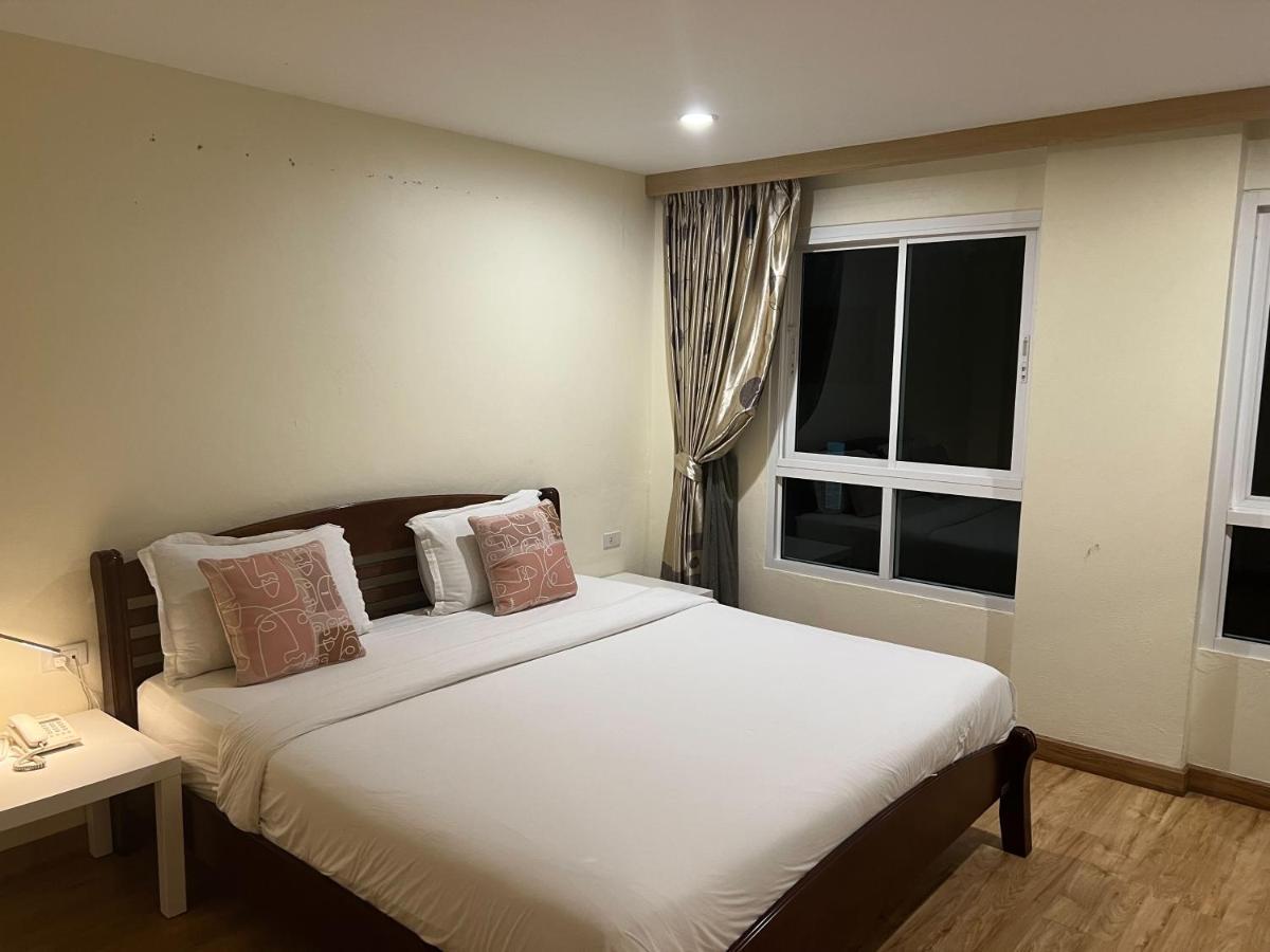 V Check Inn Sukhumvit 22 Бангкок Экстерьер фото