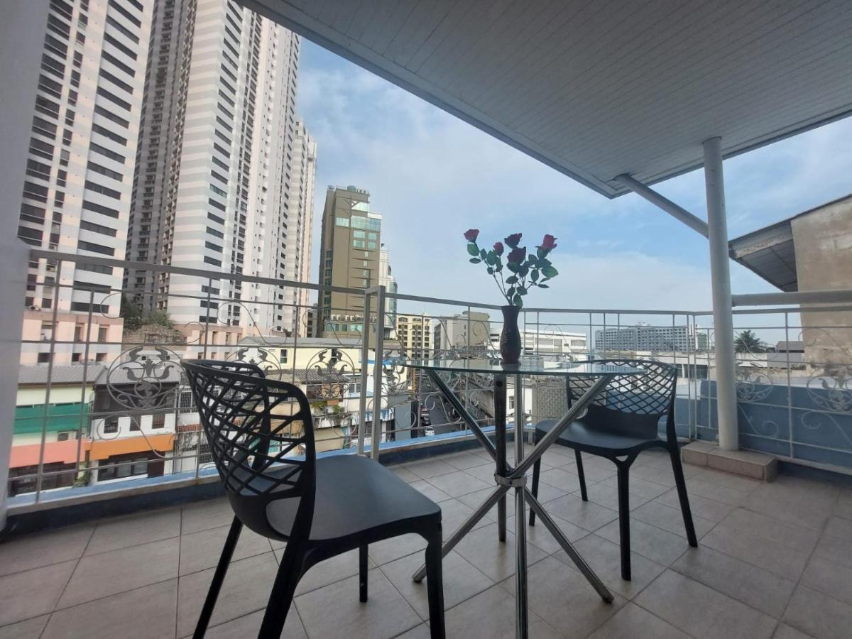 V Check Inn Sukhumvit 22 Бангкок Экстерьер фото