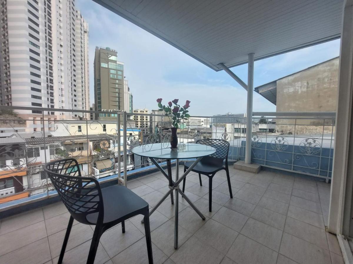 V Check Inn Sukhumvit 22 Бангкок Экстерьер фото