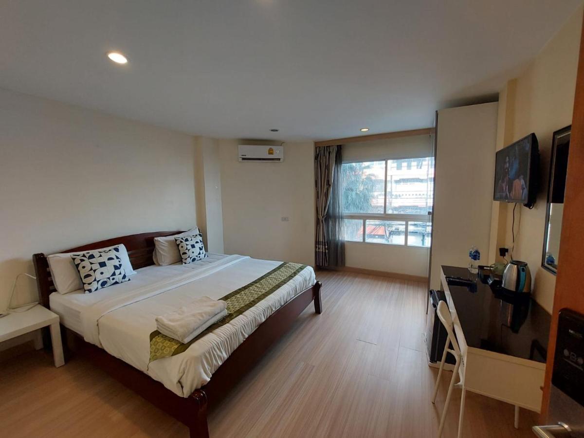 V Check Inn Sukhumvit 22 Бангкок Экстерьер фото