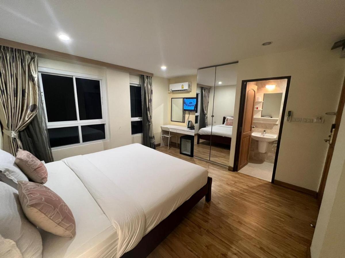 V Check Inn Sukhumvit 22 Бангкок Экстерьер фото