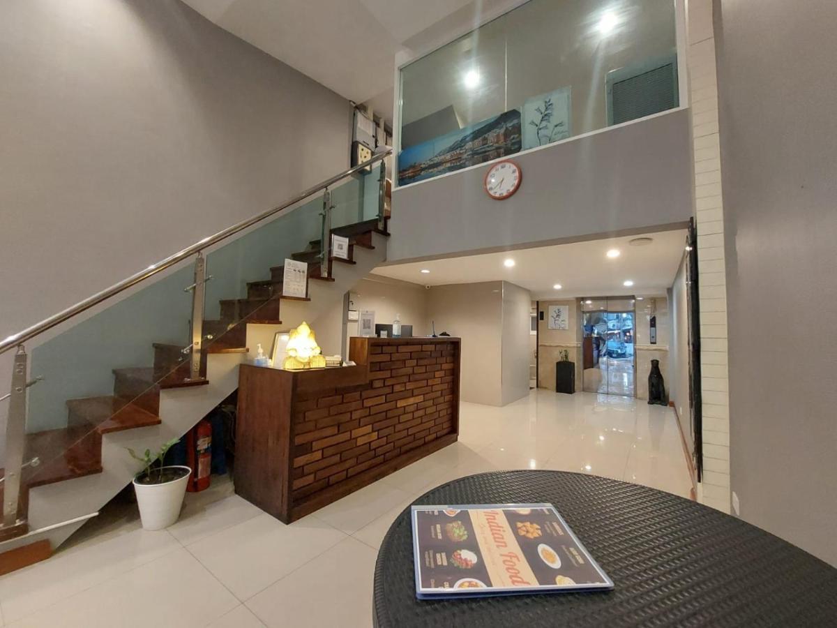 V Check Inn Sukhumvit 22 Бангкок Экстерьер фото